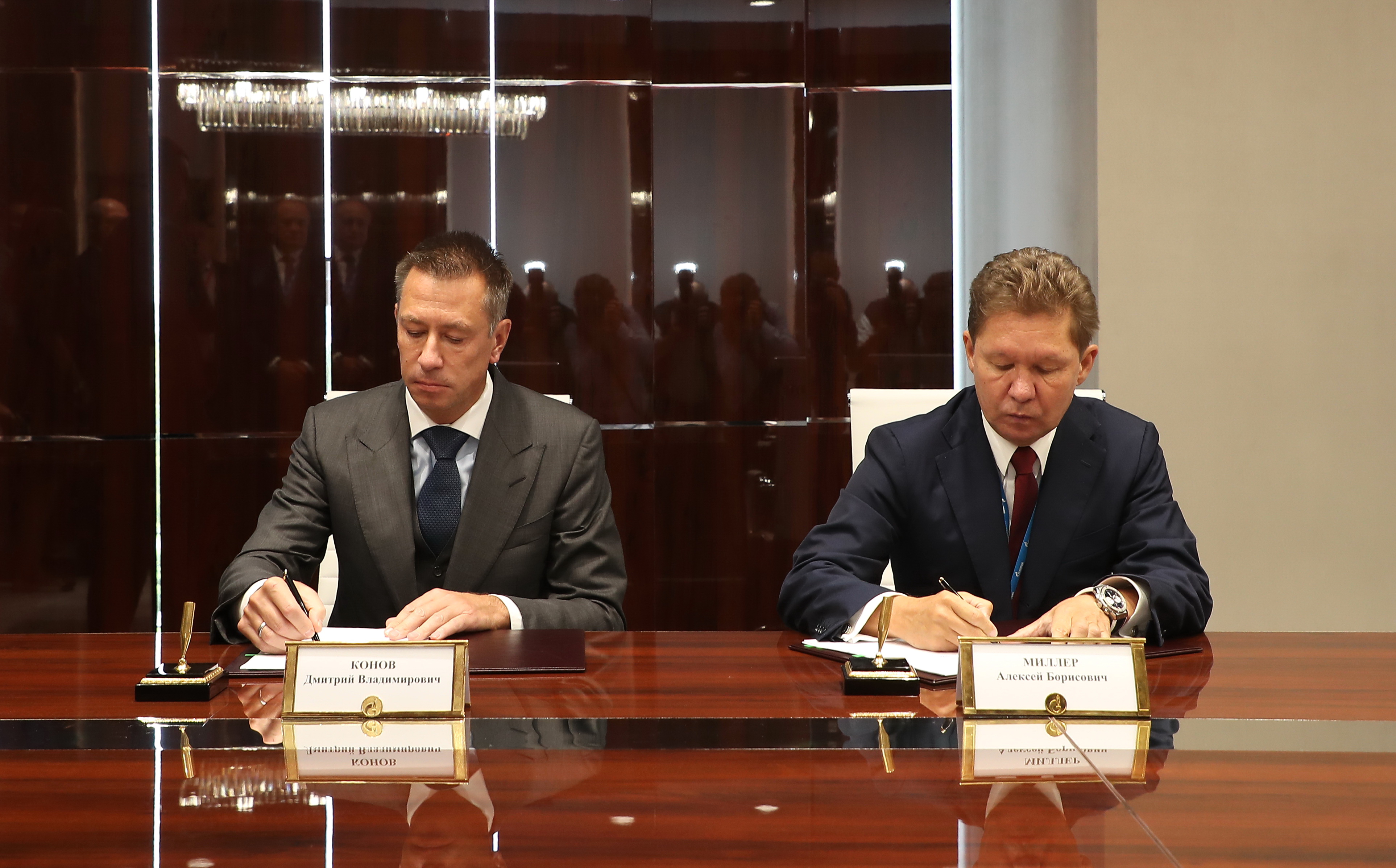 Gazprom and SIBUR sign documents for further cooperation in gas processing and chemistry