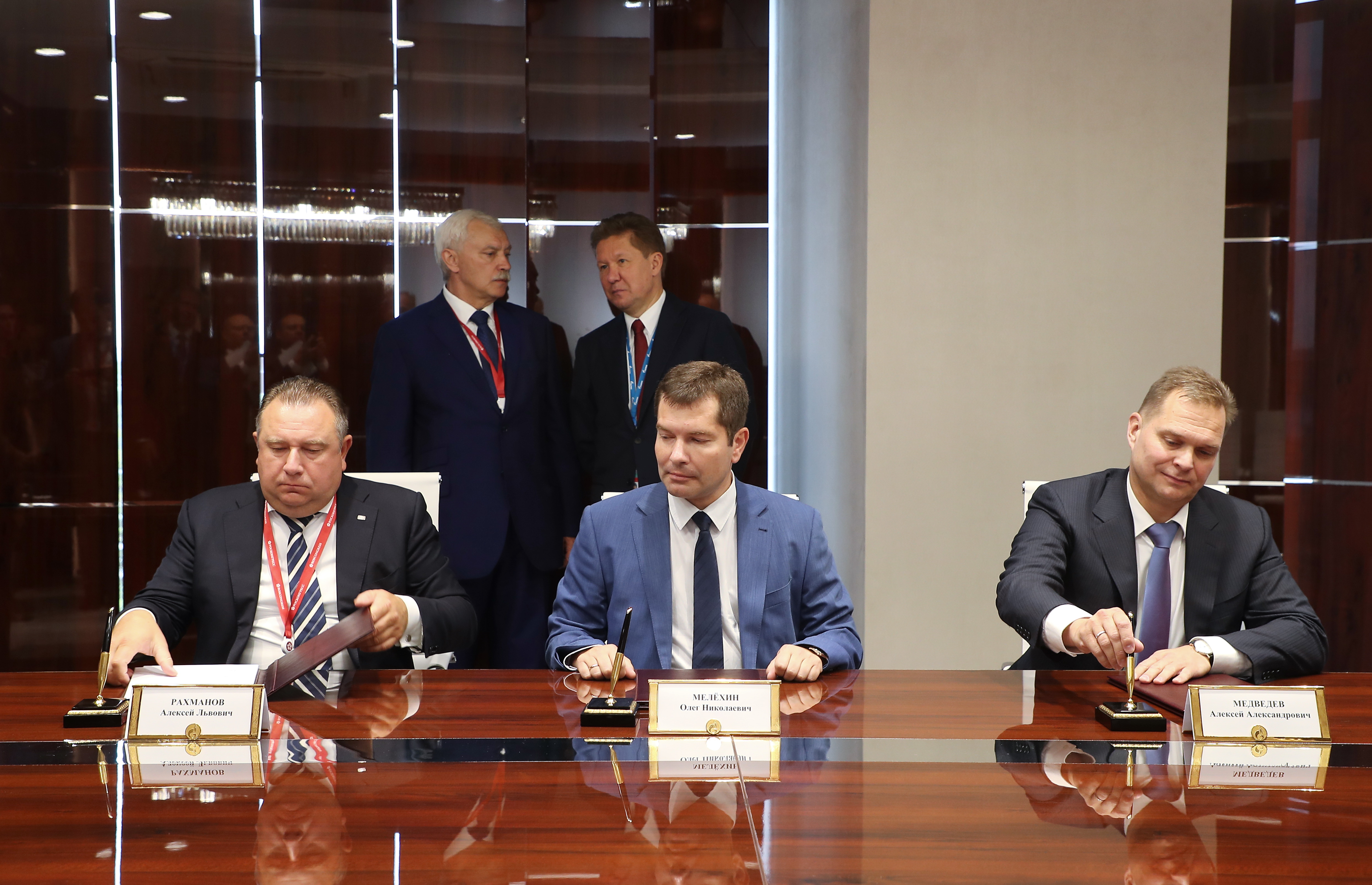 Gazprom Gazomotornoye Toplivo, Gazpromneft Marine Bunker, and USC agree on strategic partnership