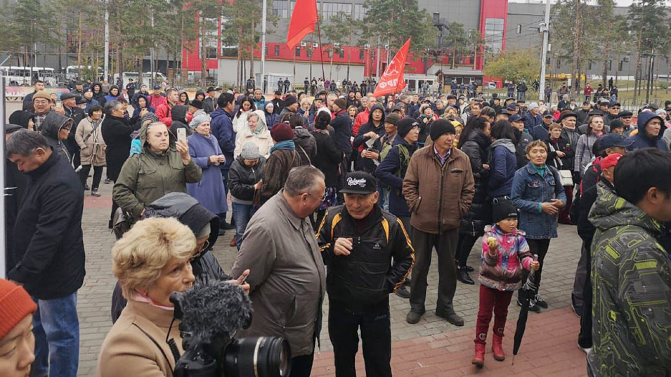 Hundreds Protest Police Brutality in Far East Russia After Shaman’s Detention