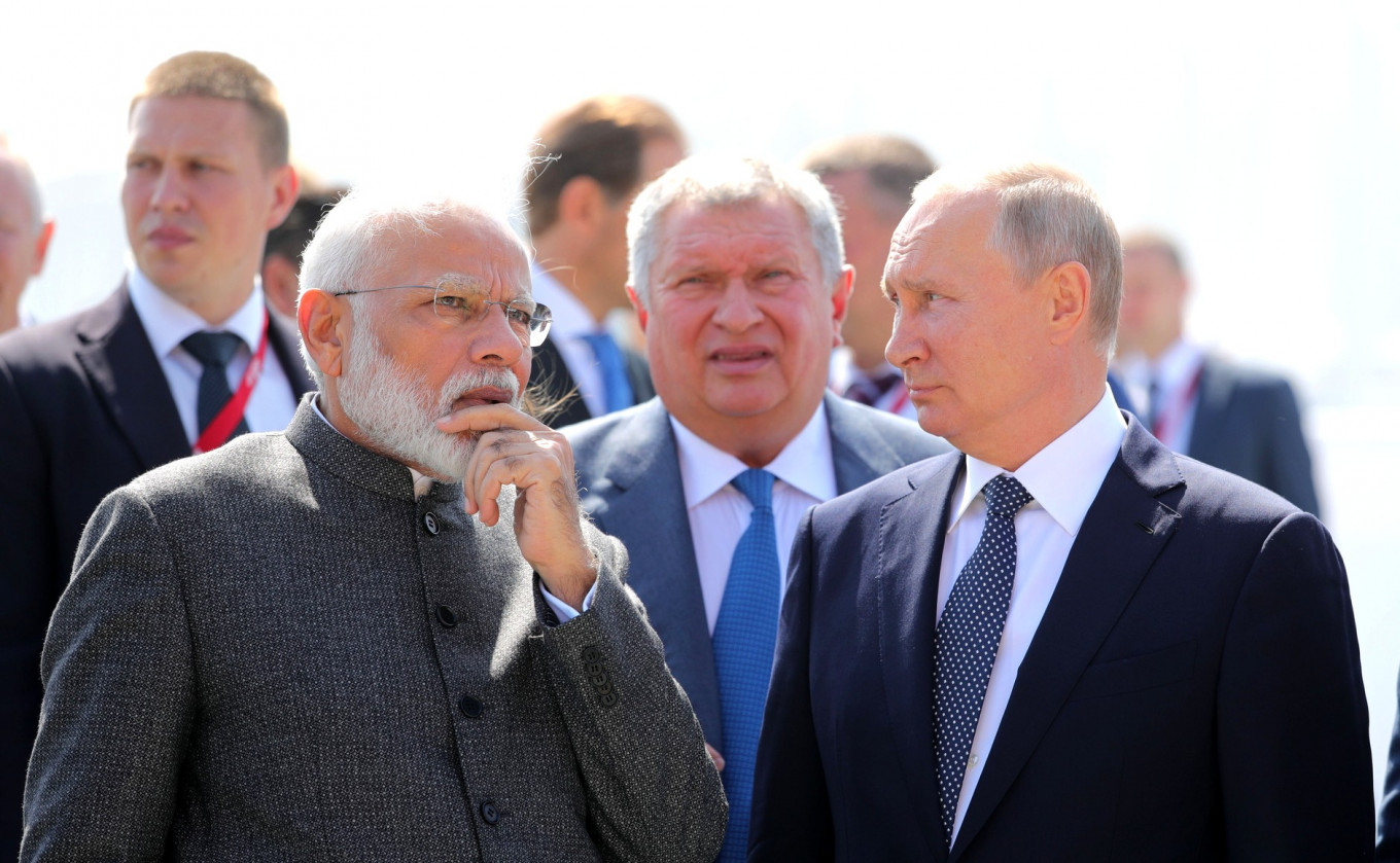 India Will Offer Russia $1Bln Loan to Develop Far East, Indian PM Says