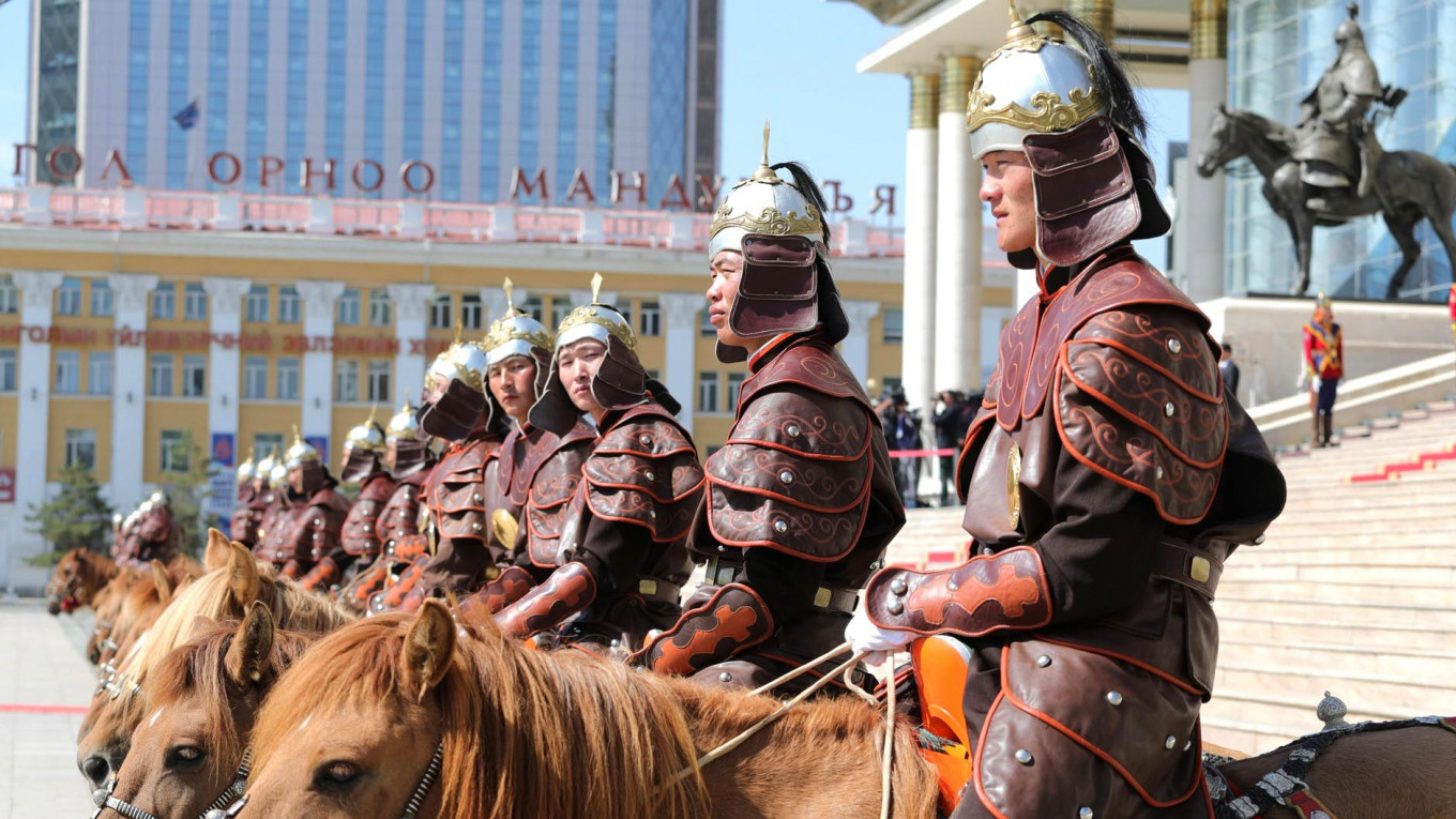 Mongolia Welcomes Putin With Military Pomp, Vivid Performances