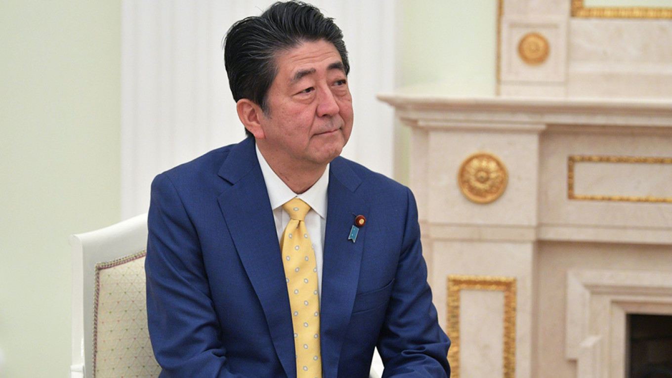 Putin Rebuffs Call by Japan’s Abe to Sign WWII Peace Treaty