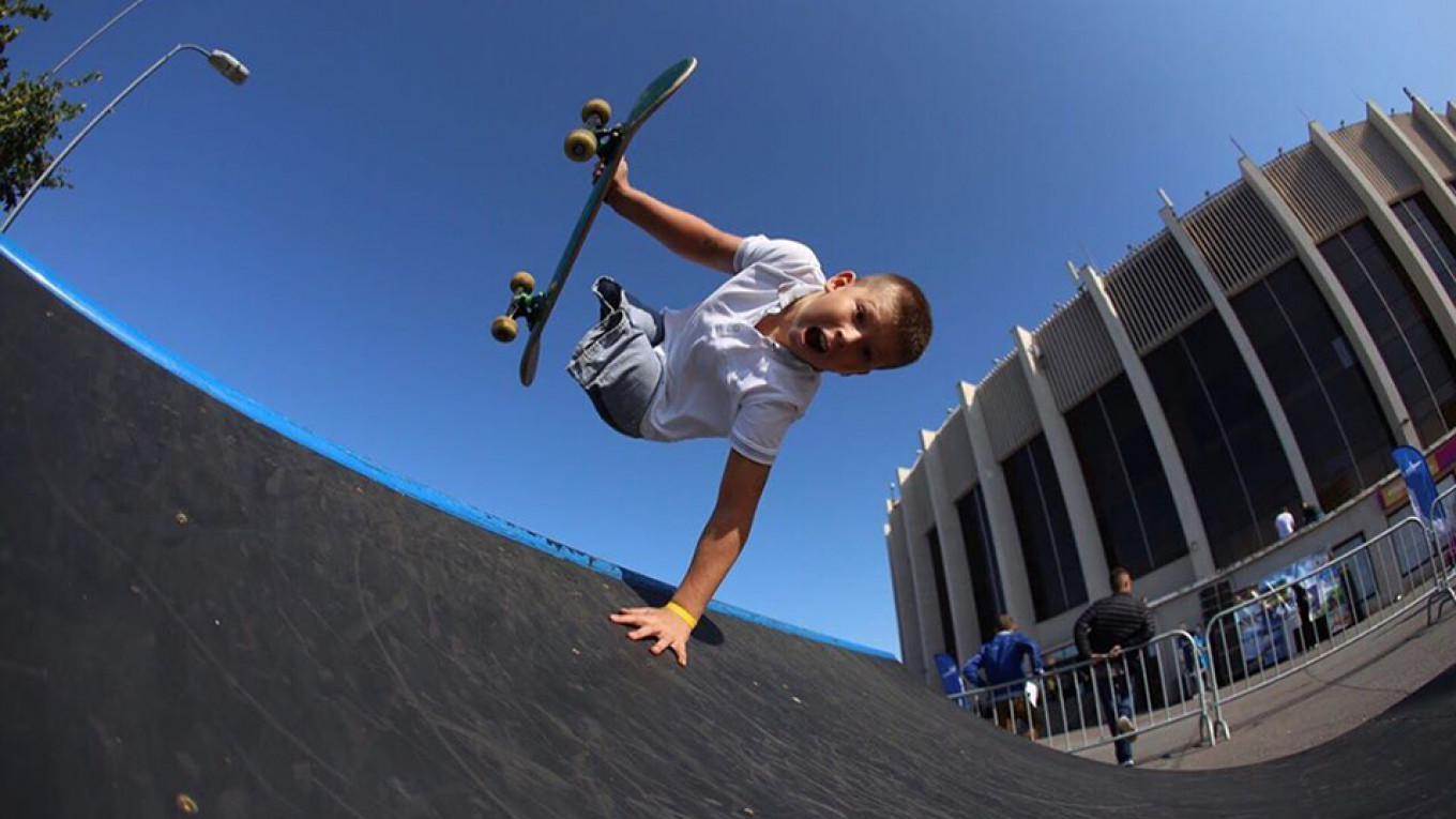 Russian Kid Skateboarder Without Legs Goes Viral After Tony Hawk Shoutout