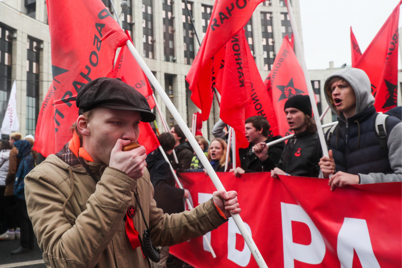 Thousands Rally in Moscow to Demand Release of Jailed Protesters