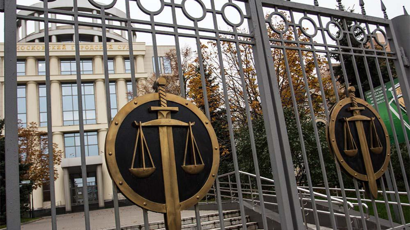 Defendants in Russian Extremism Case Slit Wrists in Court