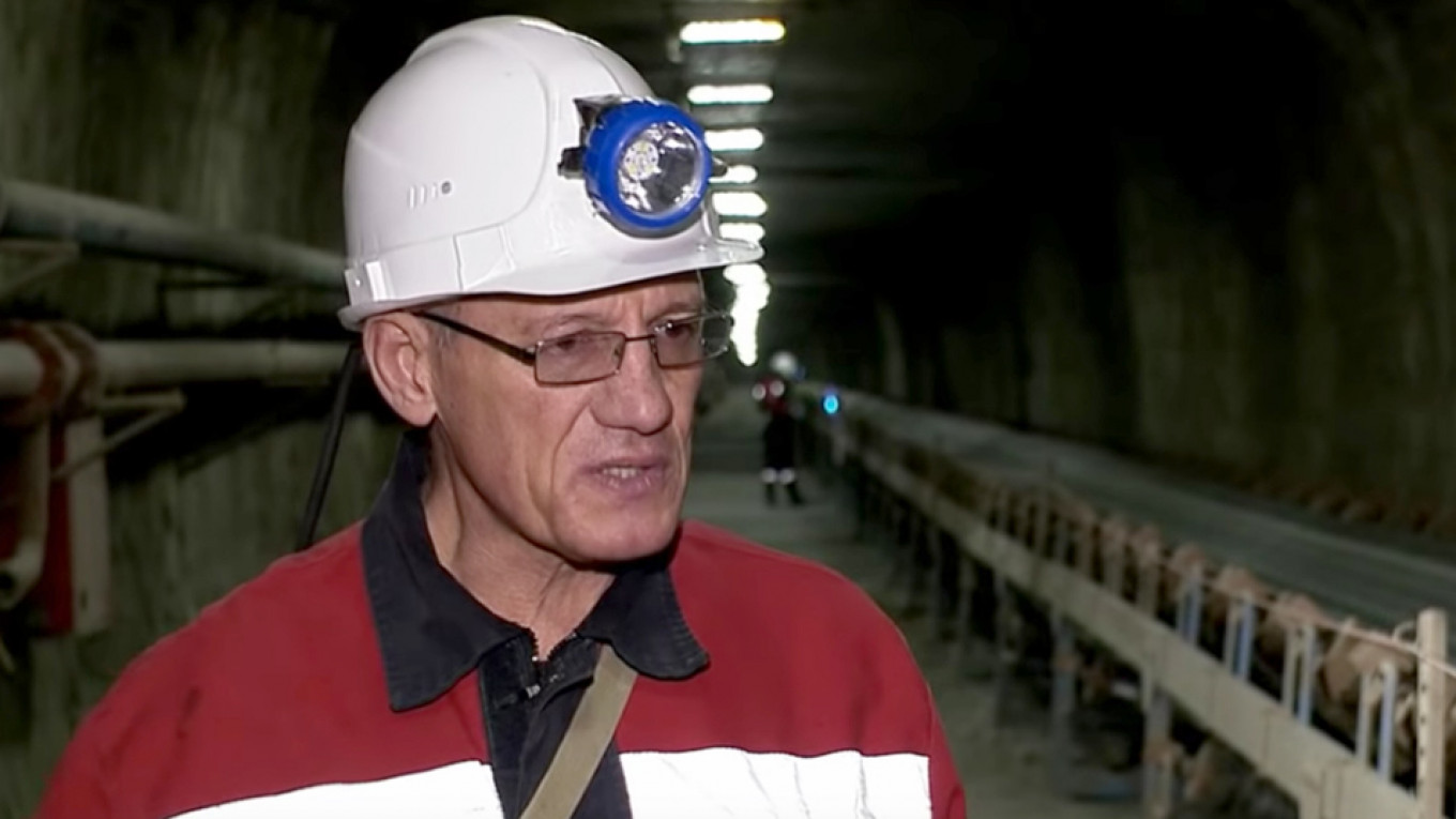 Ex-Head of Alrosa’s Flooded Russian Mine Found Dead in Custody