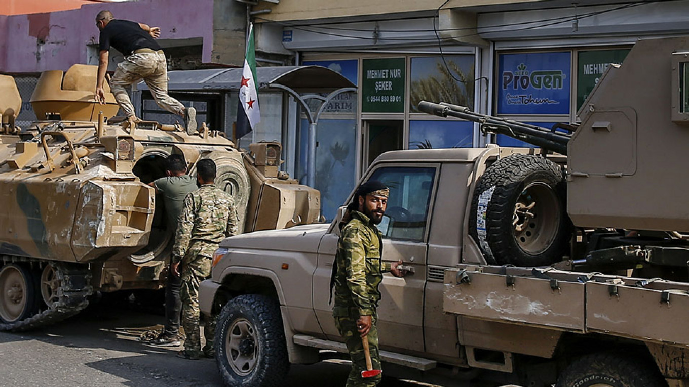 Kremlin Says U.S. Betrayed Kurds in Syria, Tells Kurds to Withdraw or Be Mauled