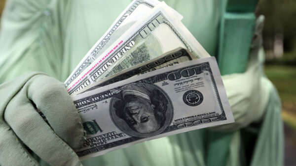 Putin’s Dollar Dump Costs Russia $8Bln