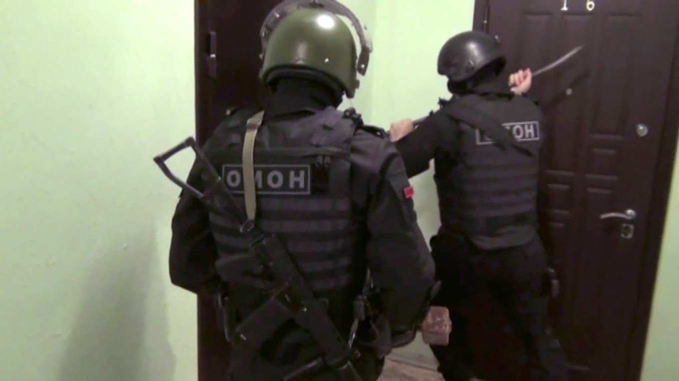 Russian Special Agents Raid Jehovah’s Witnesses Resort as Crackdown Intensifies