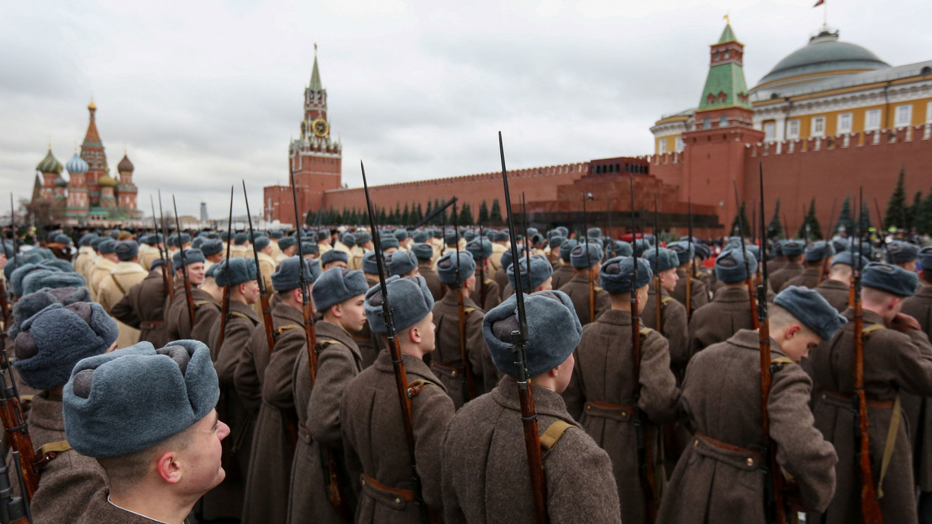 Moscow Re-Enacts Famous 1941 Military Parade on Red Square