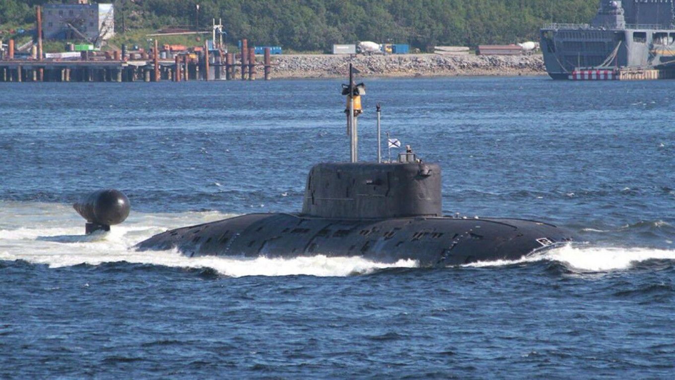 Russian Nuclear Subs Stage Arctic ‘Duel’