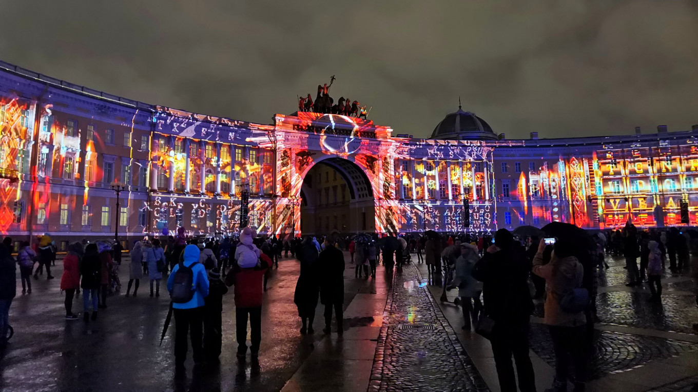 St. Petersburg’s Festival of Lights Brightens Up the Darkness