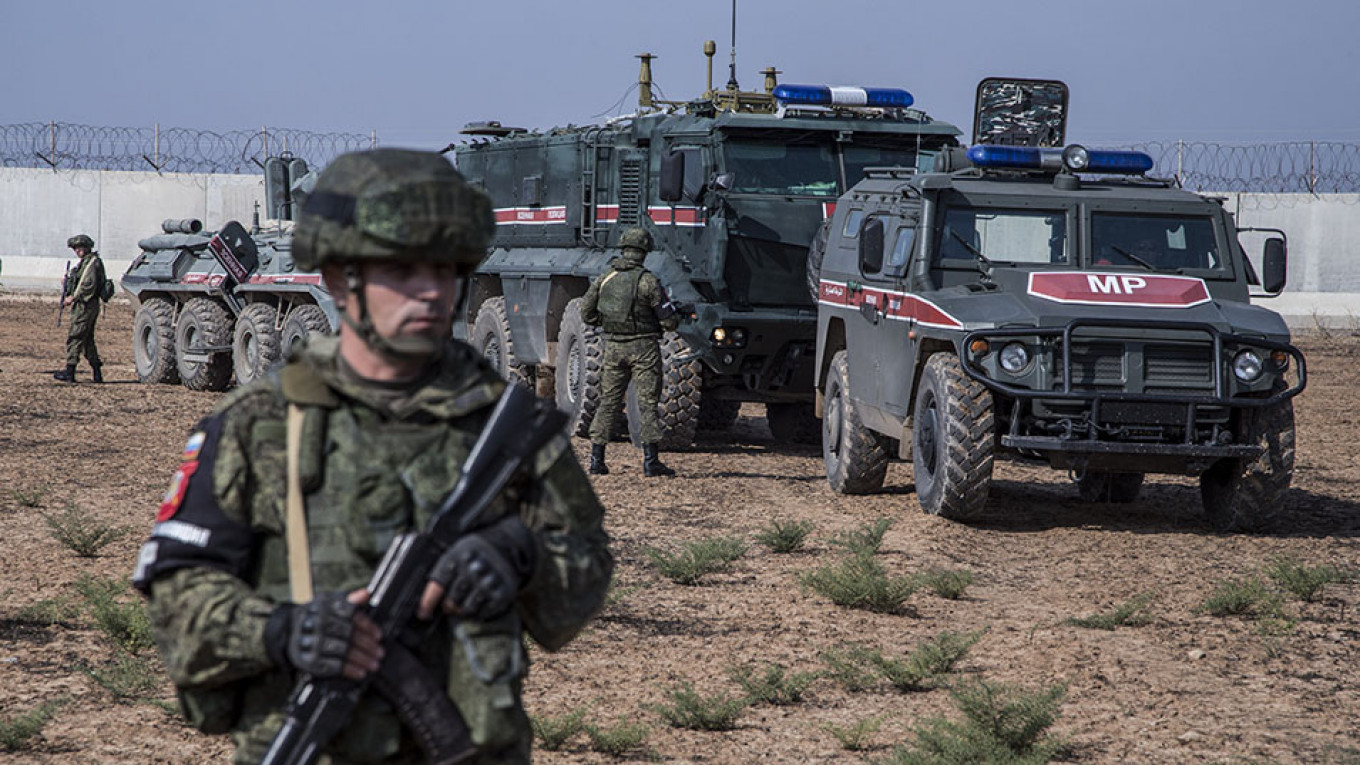 Turkey and Russia Hold 2nd Joint Patrol in North Syria