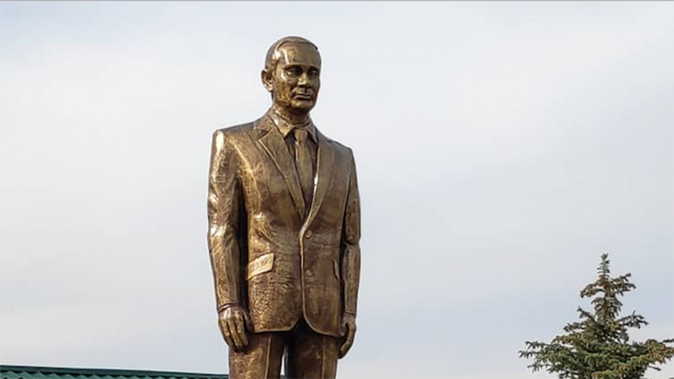 Large Statue of Putin Unveiled in Kyrgyzstan