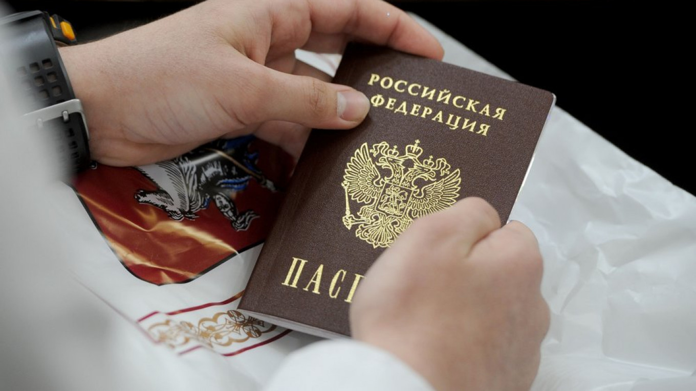 Kyiv Post: Moscow Says it Issued Nearly 200,000 Russian Passports in Ukraine’s Donbass