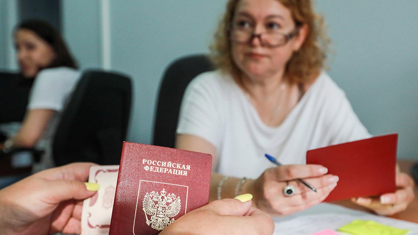 Russia Looks to Extend Tourist Visa Stay Period to 6 Months – Izvestia