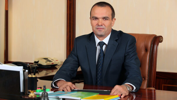 Russian Governor Ousted From Ruling Party Over Key-Dangling Video