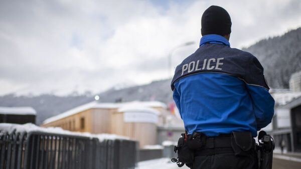 Russian ‘Plumbers’ Questioned at Davos Over Espionage Suspicions – Report