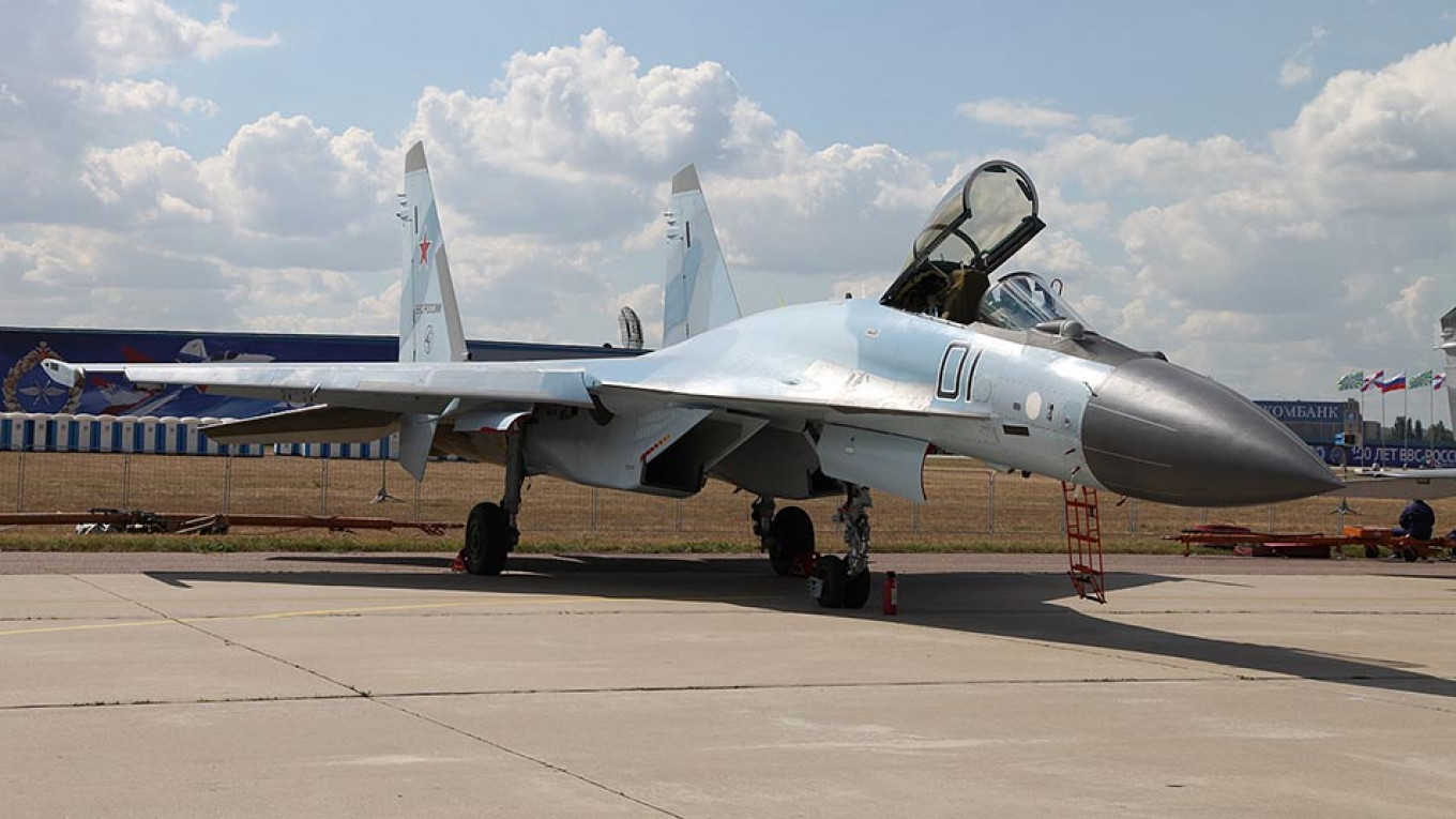 Russia’s Advanced Su-35S Fighter Flight Shown on Video