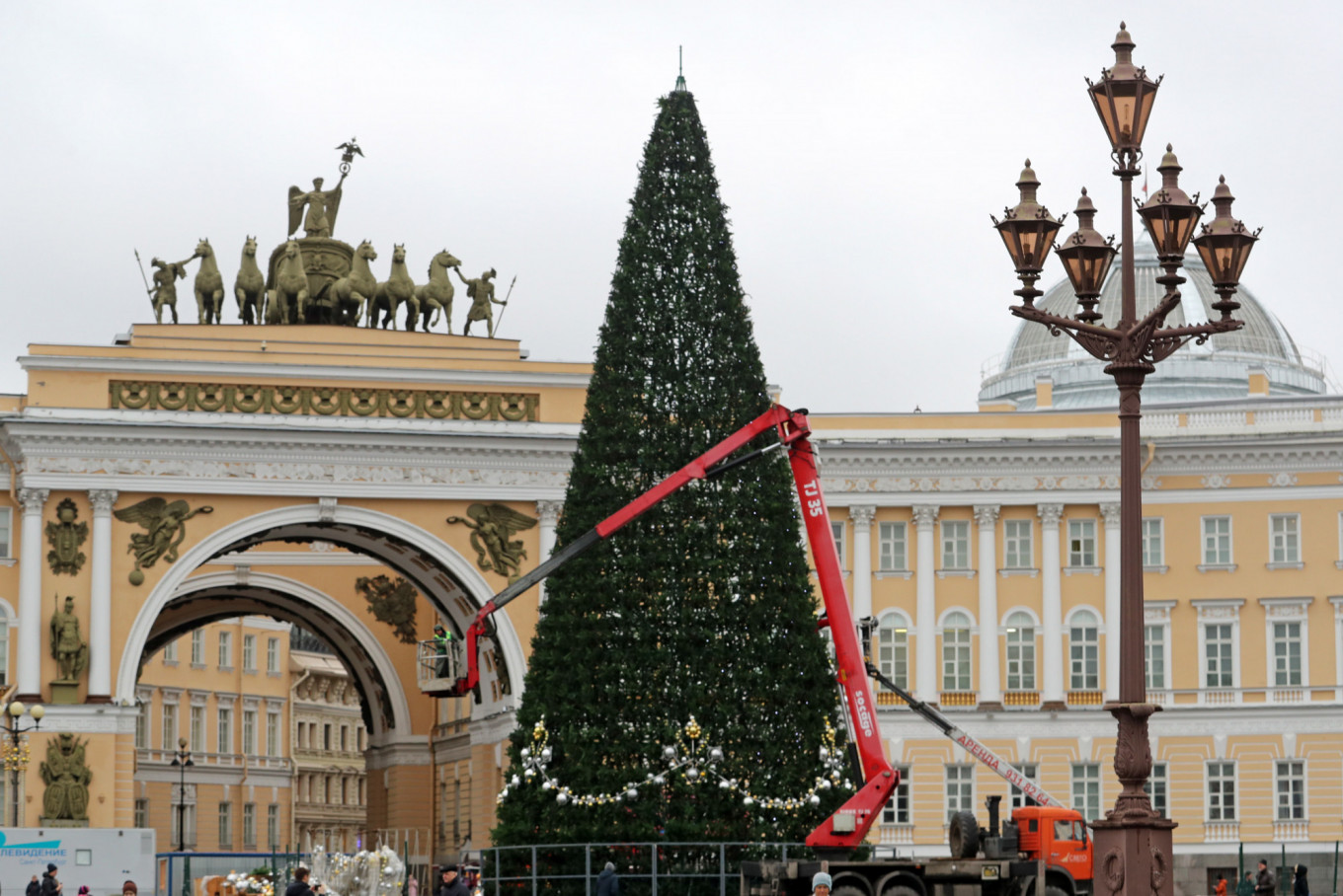 St. Petersburg Sees Just 2.5 Hours of Sunlight in December