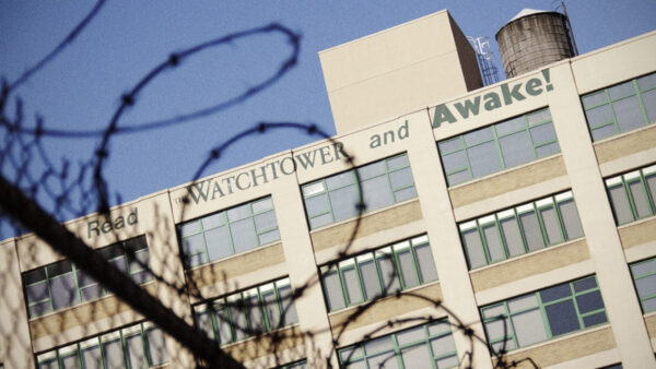 8 Jehovah’s Witnesses Charged With ‘Extremism’ in Russia’s Jewish Region