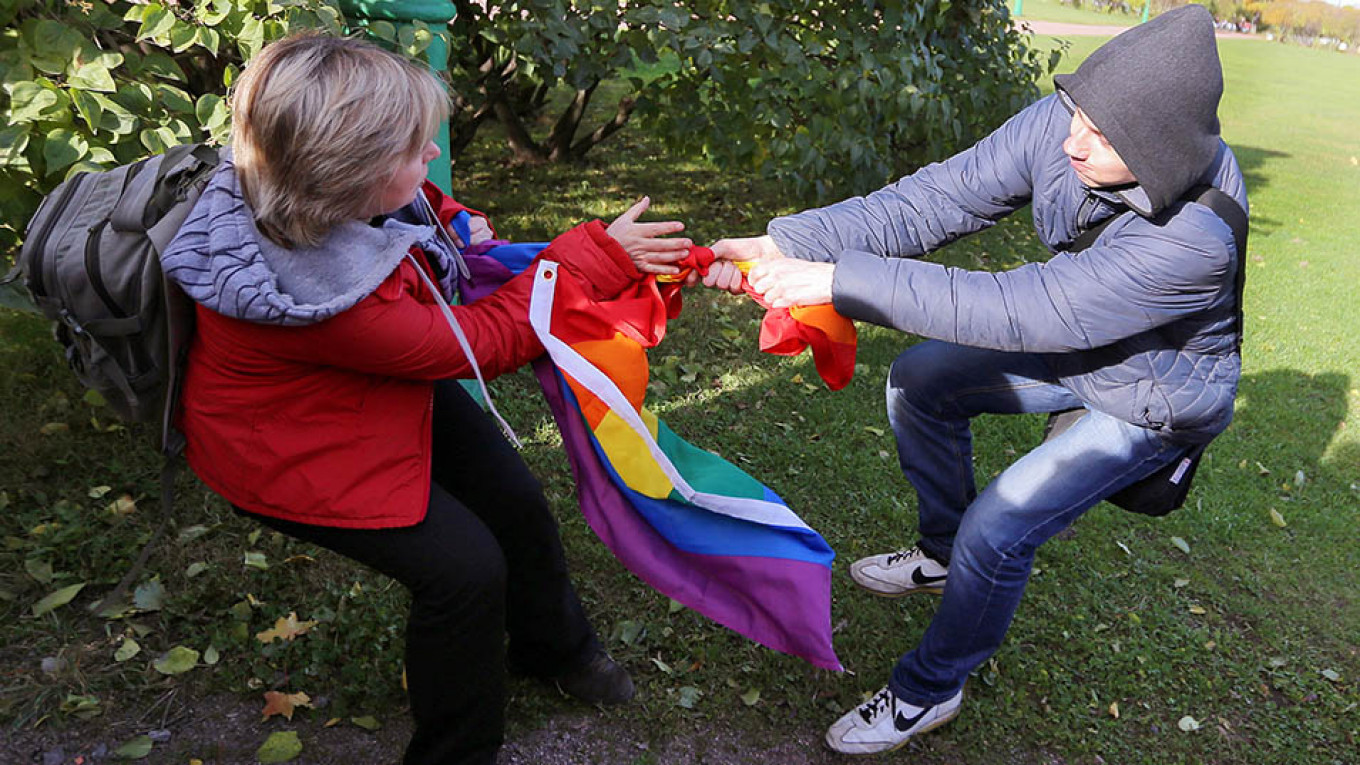 Anti-LGBT Hate Crimes Up in Russia, Watchdog Says