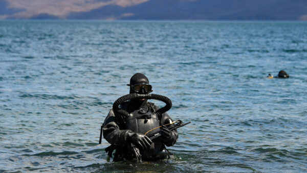 Ireland Suspects Russian Agents of Inspecting Undersea Cables – The Times