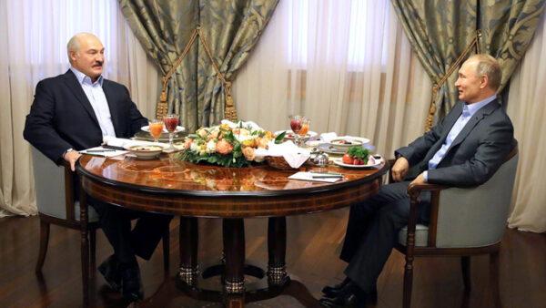 Putin Squeezes Belarus Strongman in Drive to Skirt Term Limits