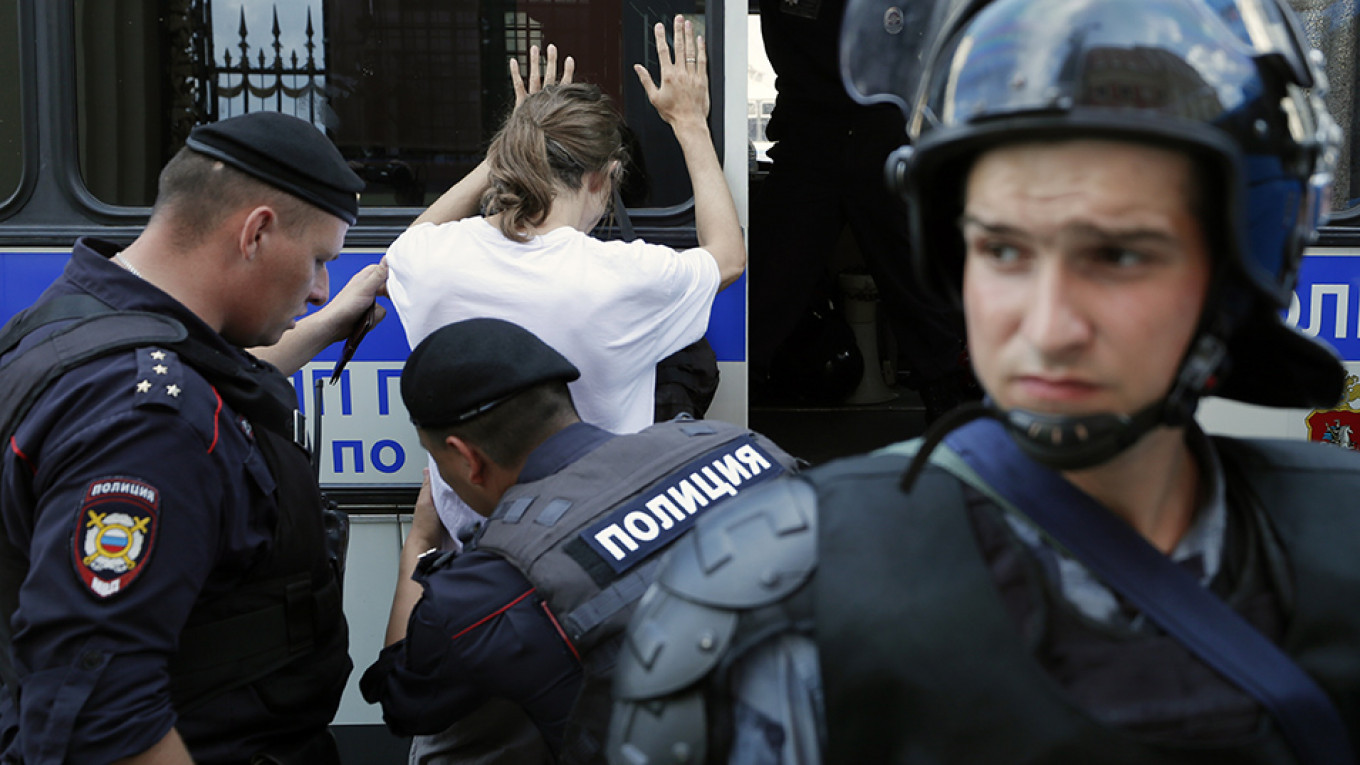 Russia Eyes Amnesty for Imprisoned Moscow Protesters