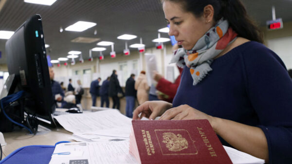Russia to Offer Free E-Visas to 53 Countries, Snubs U.S