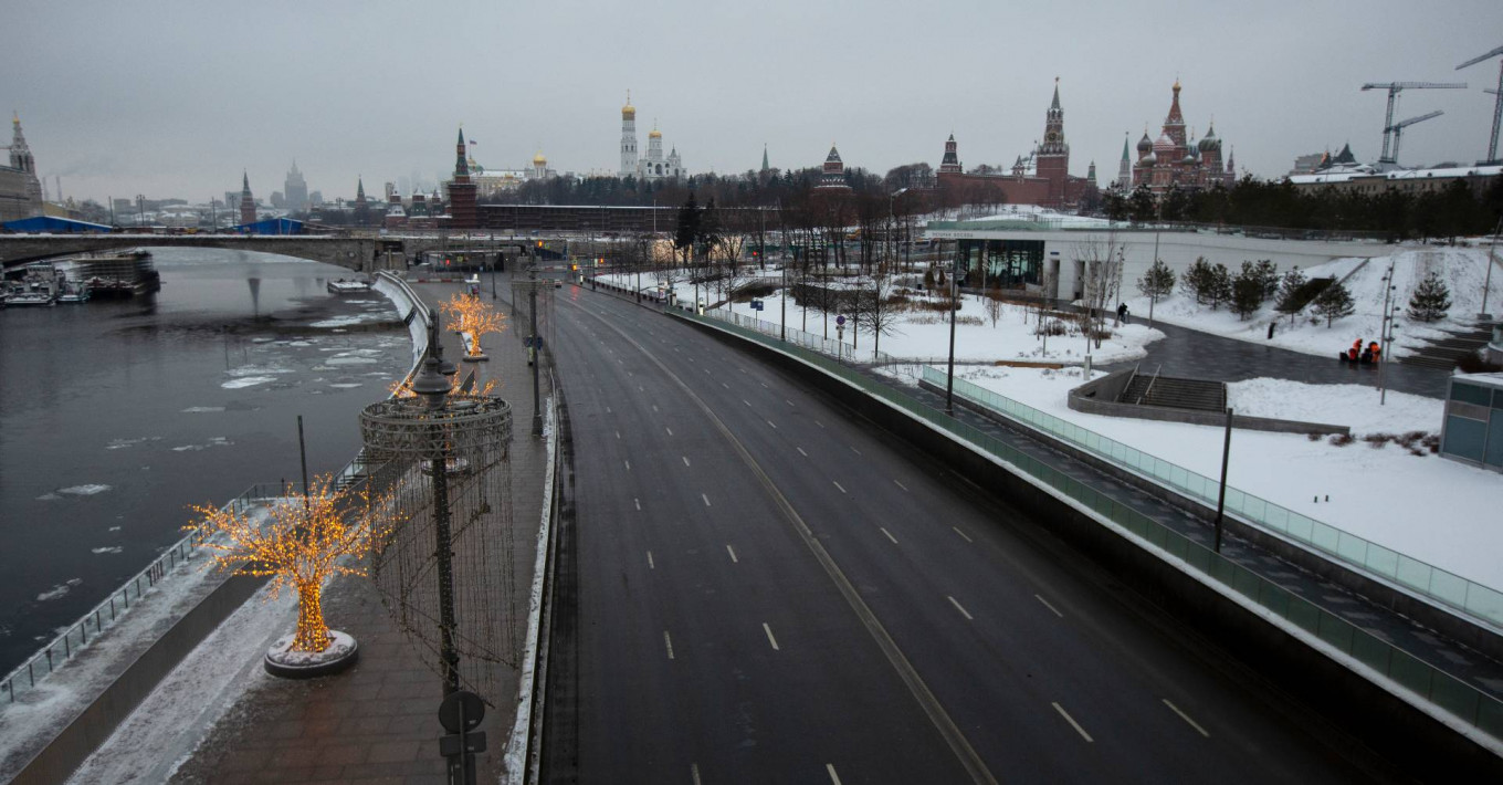 Moscow Officials Deny Planning Total Shutdown to Contain Coronavirus