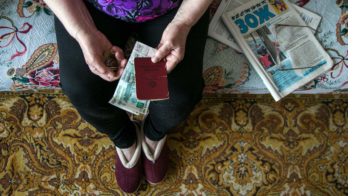 As Recession Looms, More than 60% of Russians Have No Savings