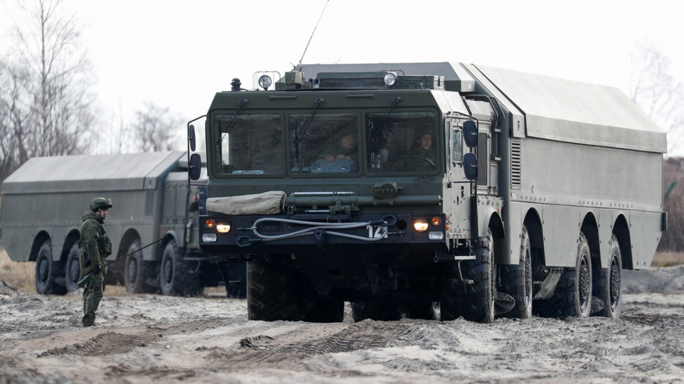 As Virus Looms, Russian Arctic Brigade Tests Chemical Weapons Defense