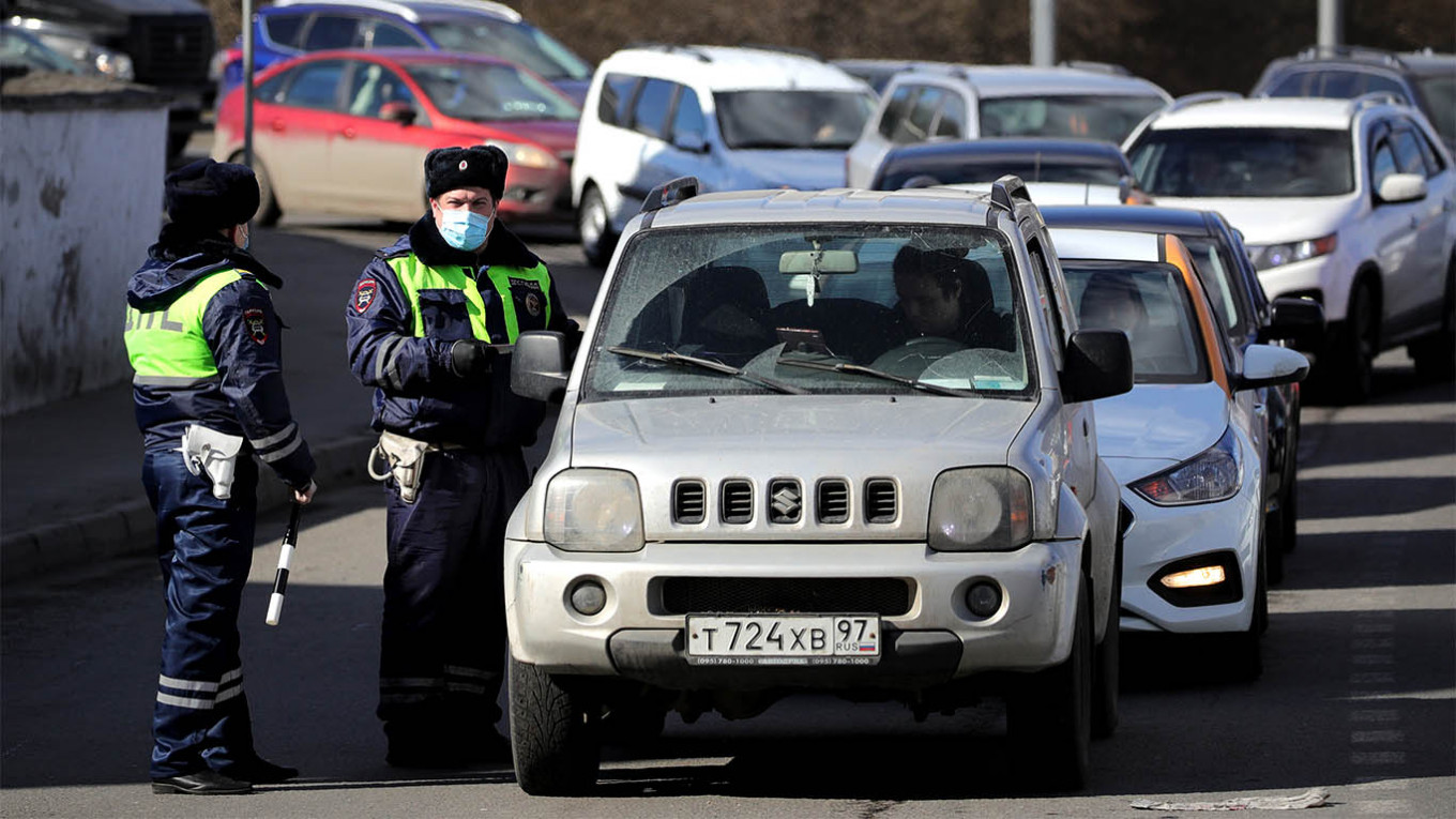 How Do Moscow’s Coronavirus Lockdown Passes Work?