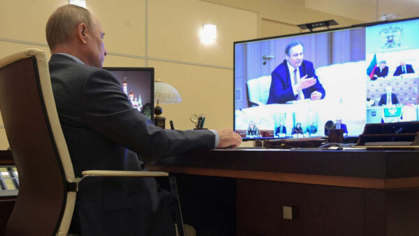 Kremlin Mulls Date for Post-Virus Vote on Putin’s Constitution Reform