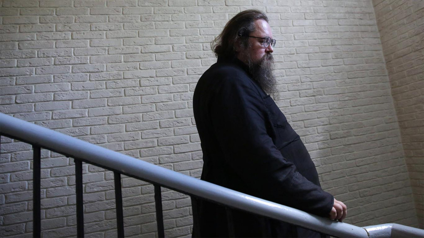 Popular Russian Theologian Banned for Insulting Priest Who Died From Coronavirus