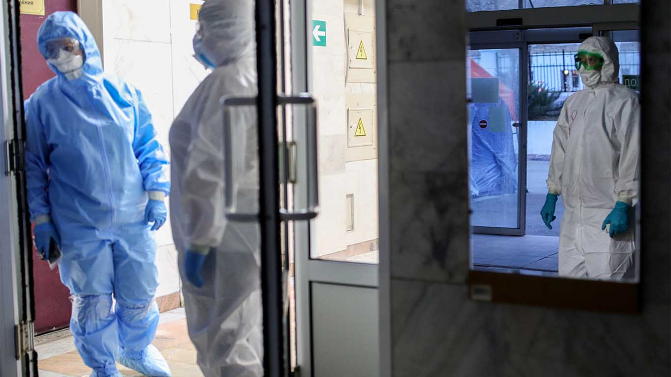 Russian Doctors Count Their Own Dead From Coronavirus