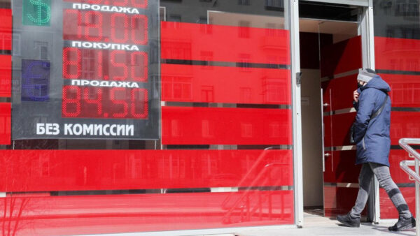 Russia’s Central Bank Cuts Rates and Warns of Deep Recession