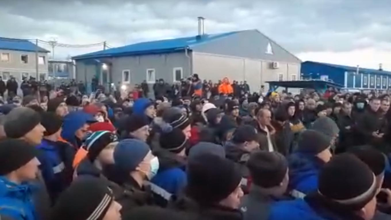‘Are We Pigs?’: Gazprom Pipeline Workers Protest Conditions Amid Coronavirus Outbreak