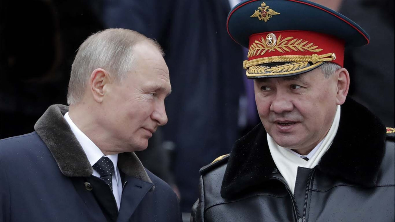 Putin Bestows Birthday Medal on Loyal Defense Chief