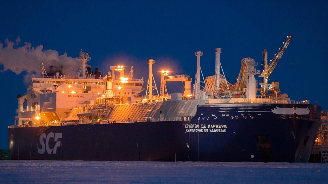 Tanker Crosses Russian Arctic Route Without Icebreaker Assistance