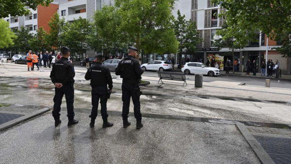 France Arrests 6 Chechens in Raids After Unrest