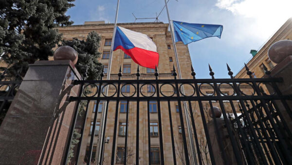 Moscow Expels Two Czech Diplomats in Tit-For-Tat Move – Ministry