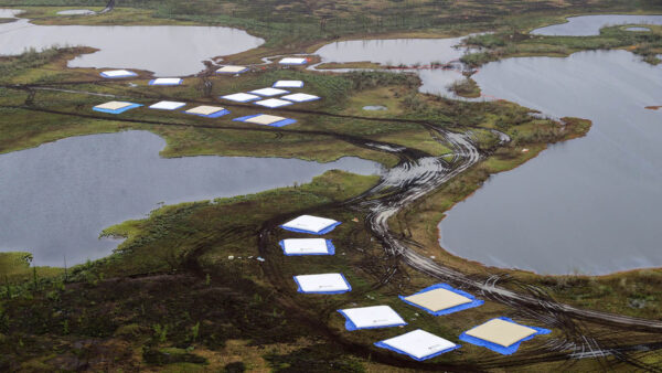 Russia to Clean Up Arctic Oil Spill With ‘Flexible Pipeline’