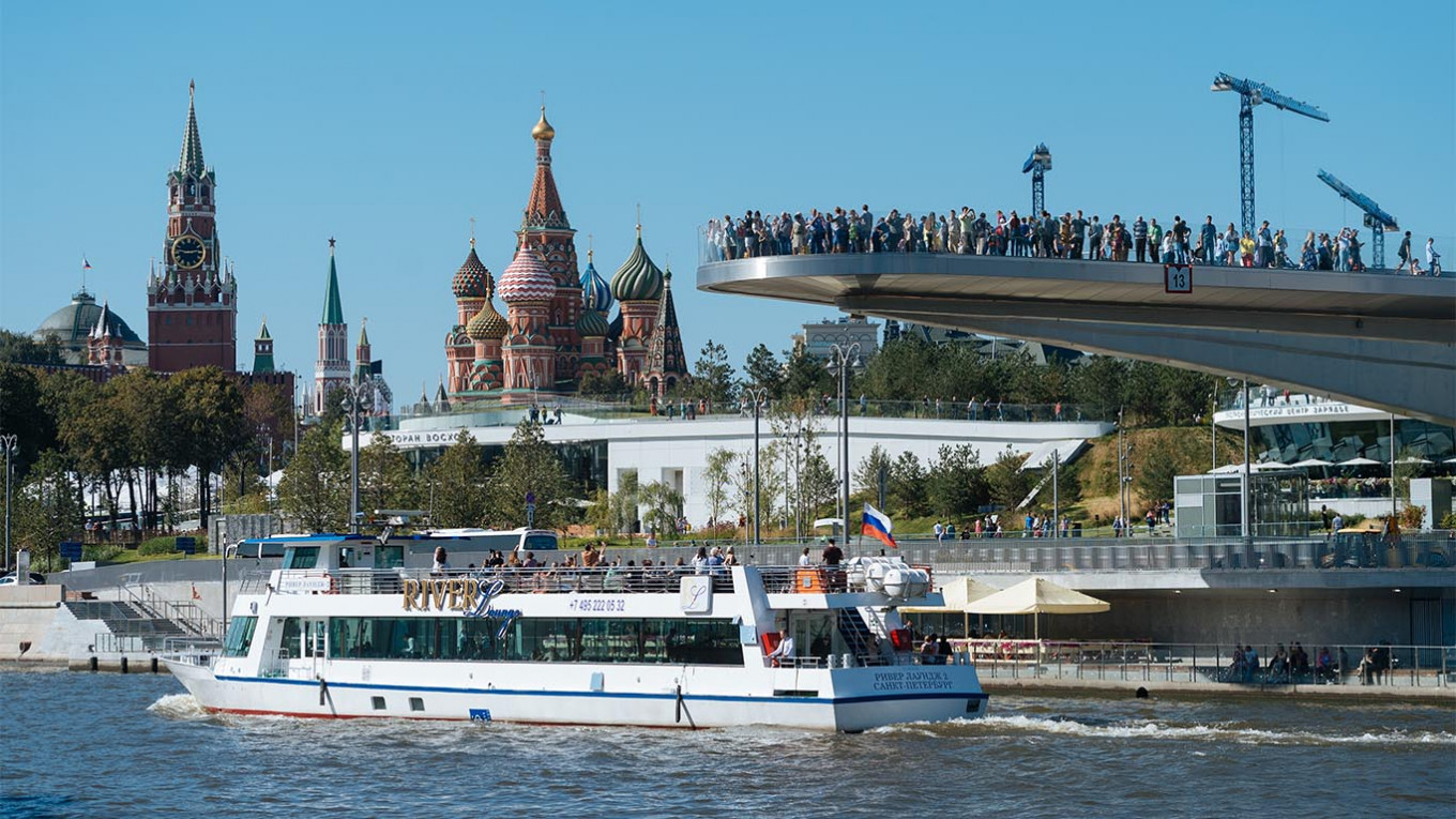 Russia to Offer Simplified E-Visas to Tourists From 53 Countries in 2021
