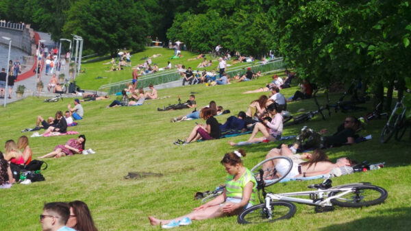 Russia’s Coronavirus Cases Pass 550K as Putin Eyes Victory Parade, Constitution Vote