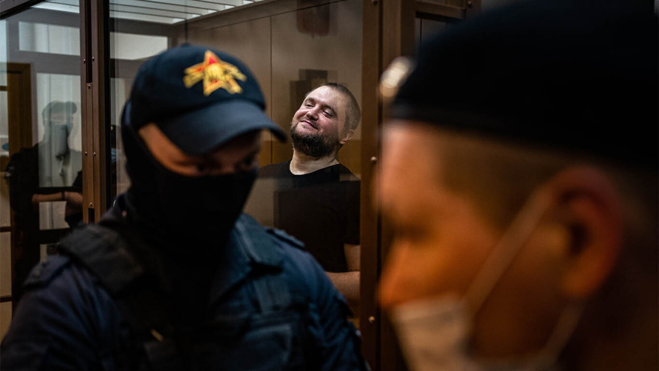Crusading Ex-Cop’s Arrest Sparks Police Pushback in Russia