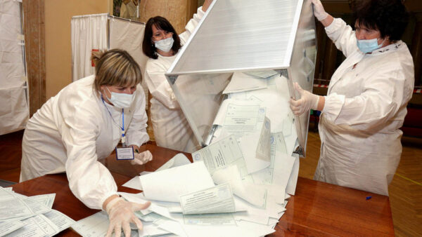 Final Vote Result Shows Big Majority for Putin Reforms