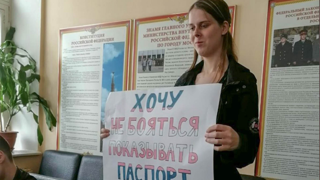 Moscow Transgender Activist ‘Faces Rape’ in Men’s Prison