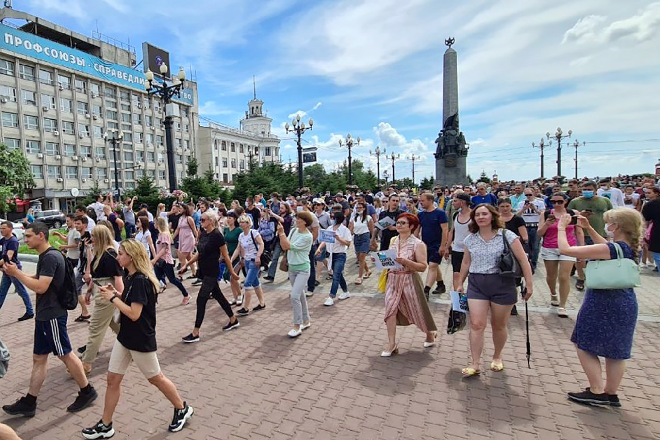 New Russia Protest Over Governor’s Arrest